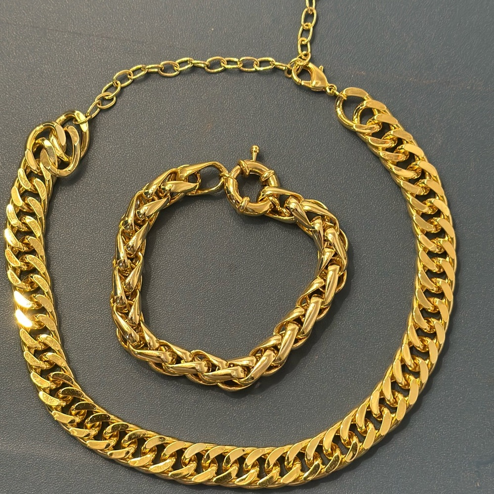 Uncommon James Gold Chain choker and bracelet set